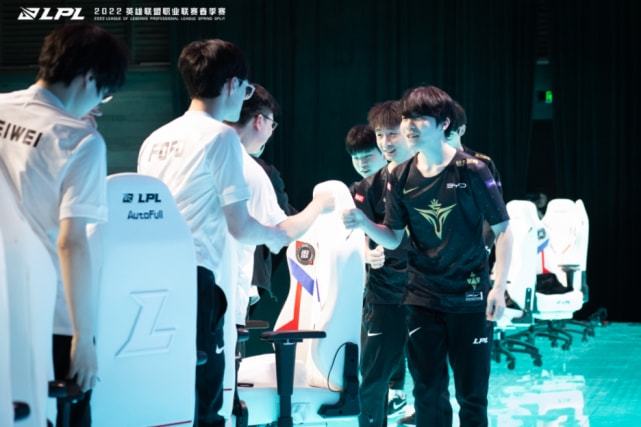 定的首发位 定的首发位