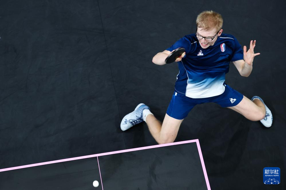 为他工作的 为他工作的